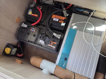 Bürstner BUT660 Luifel | Keuken | Omvormer | Toilet En Douche | Ruim Bed